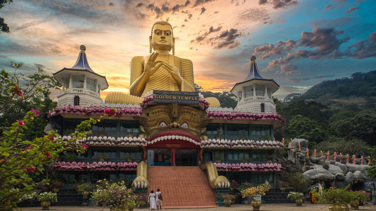 Chùm ảnh: Ngôi chùa vàng nằm trong hang động nổi tiếng nhất Sri Lanka - Tiệm Sách Cũ CORNIE